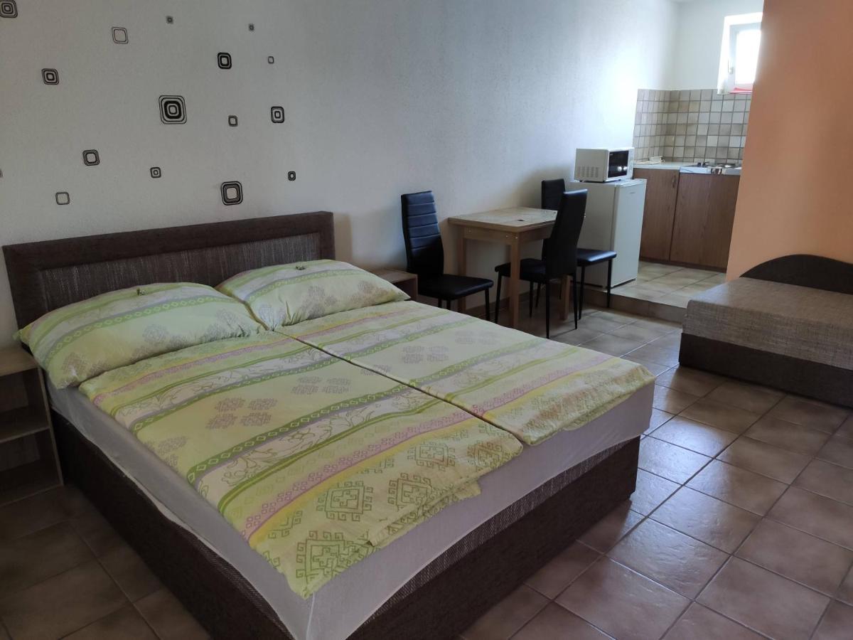 Vasti Apartman Siófok Buitenkant foto